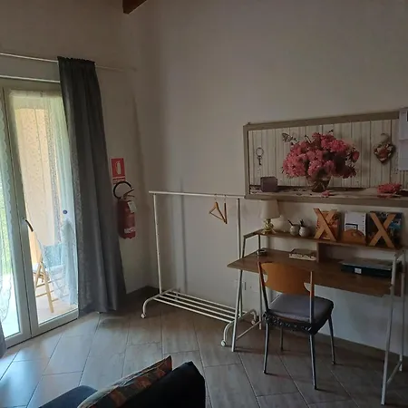 Apartamento Cascina Legnago Trilocale A 6 Chilometri Da Salo' *